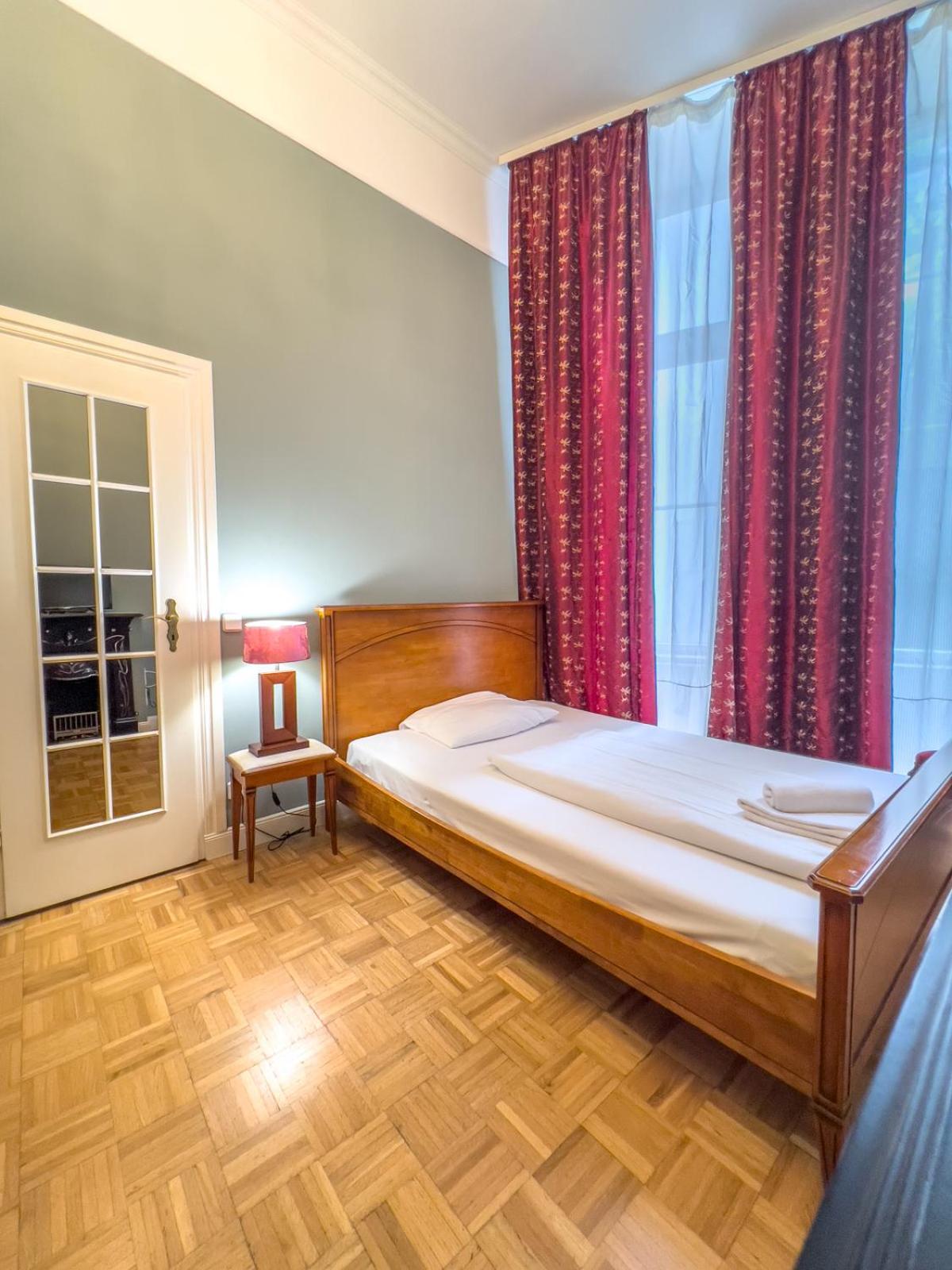 Standard Single Room