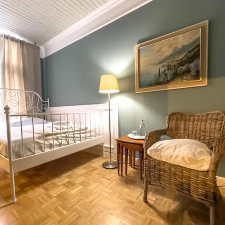 Hotel-Maison Am Olivaer Platz-2